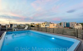 City Center Apartment With Rooftop Swimming Pool